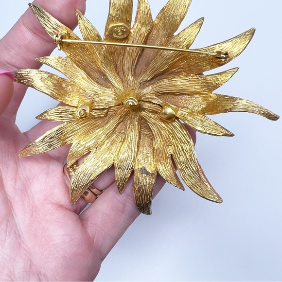 Vintage Designer Rare Hattie Carnegie Sunburst Gold Tone Brooch Retro - Picture 10 of 15